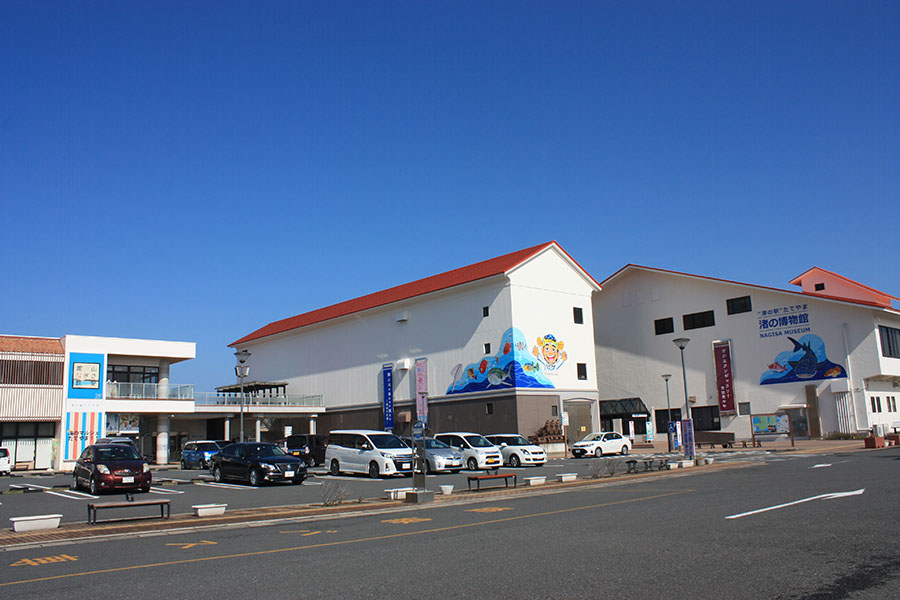 渚の駅　たてやまの外観